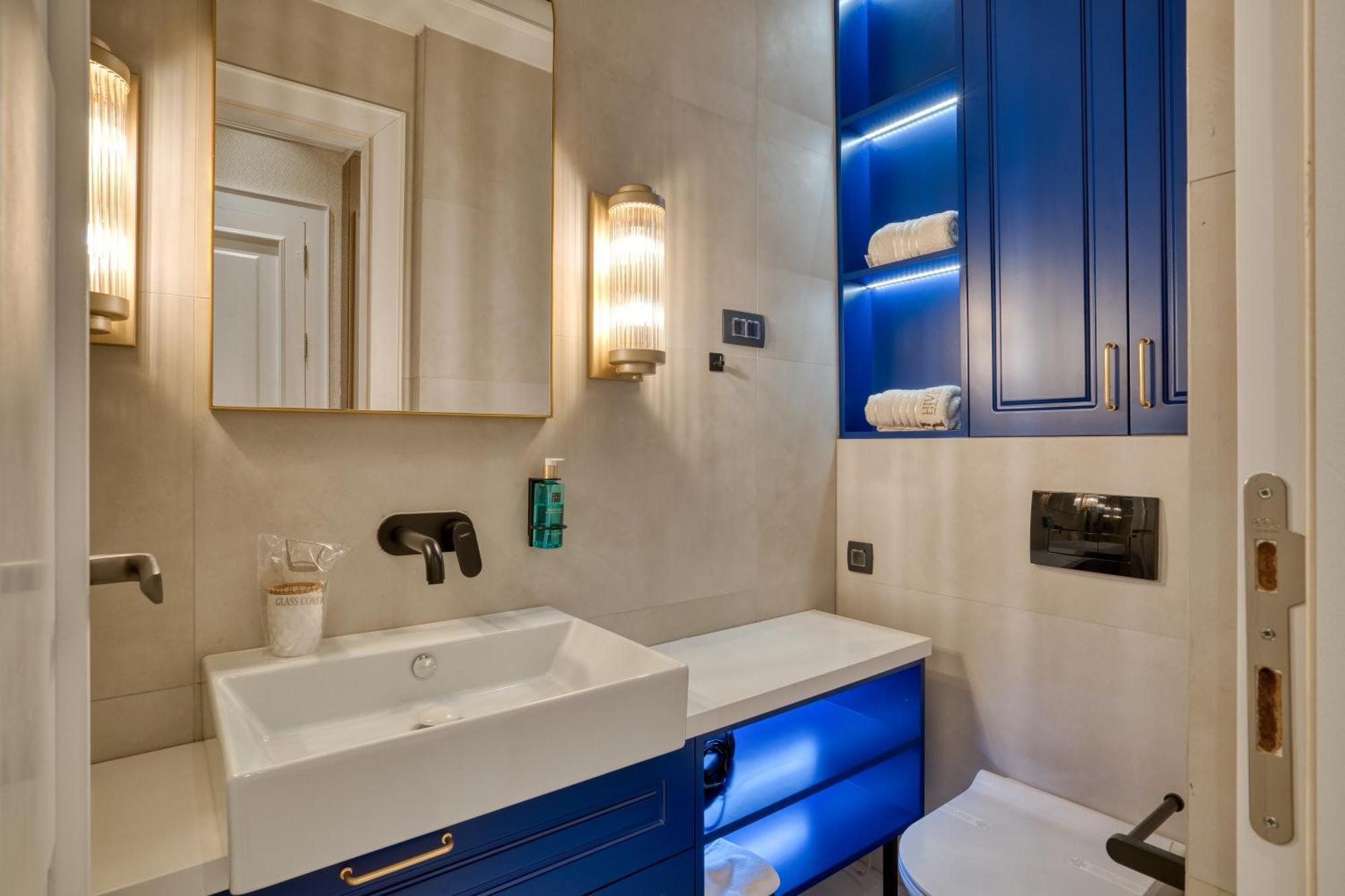 Hive Luxury Suites By Mn Property Kotor Exteriör bild