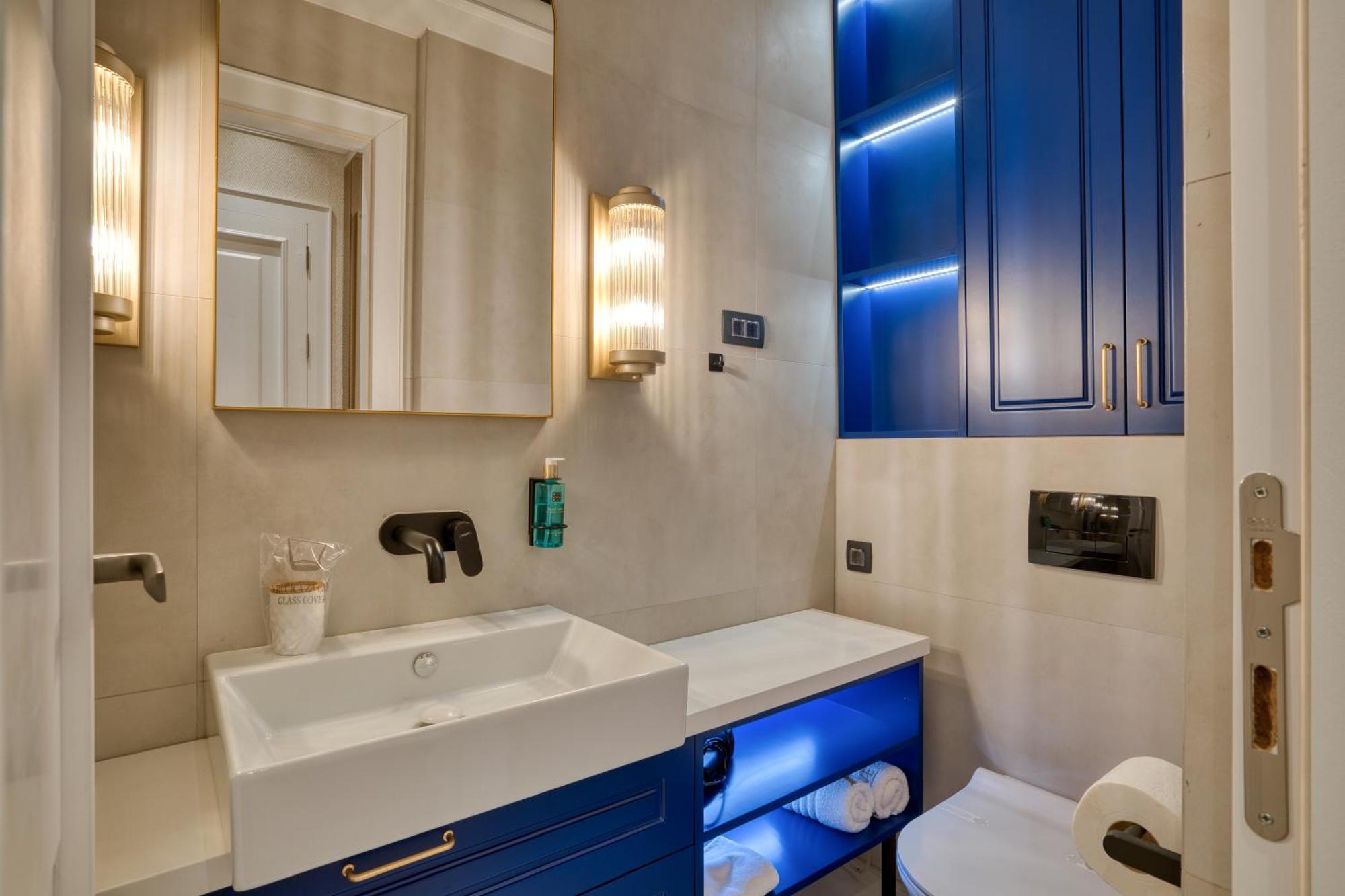 Hive Luxury Suites By Mn Property Kotor Exteriör bild