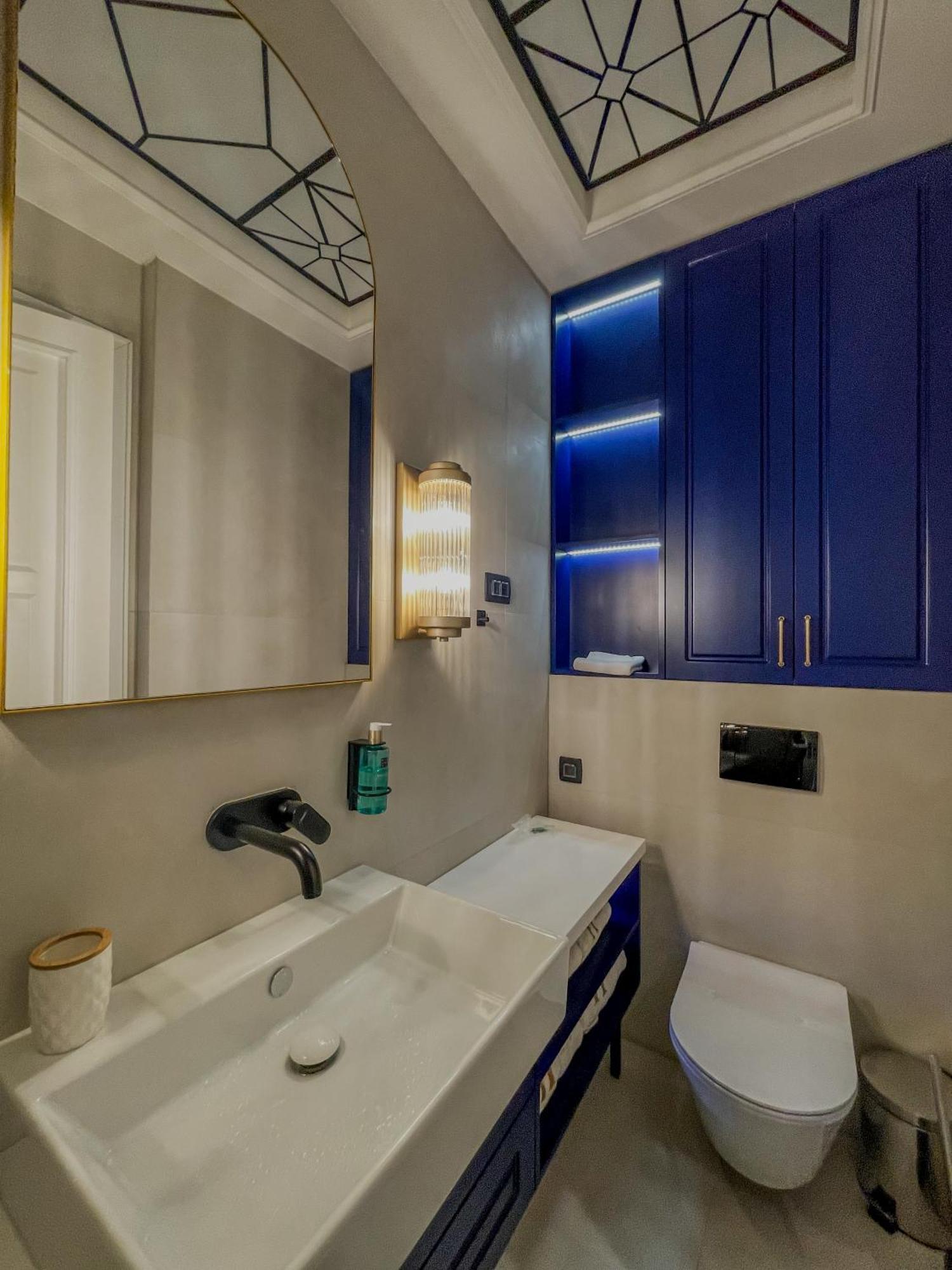 Hive Luxury Suites By Mn Property Kotor Exteriör bild