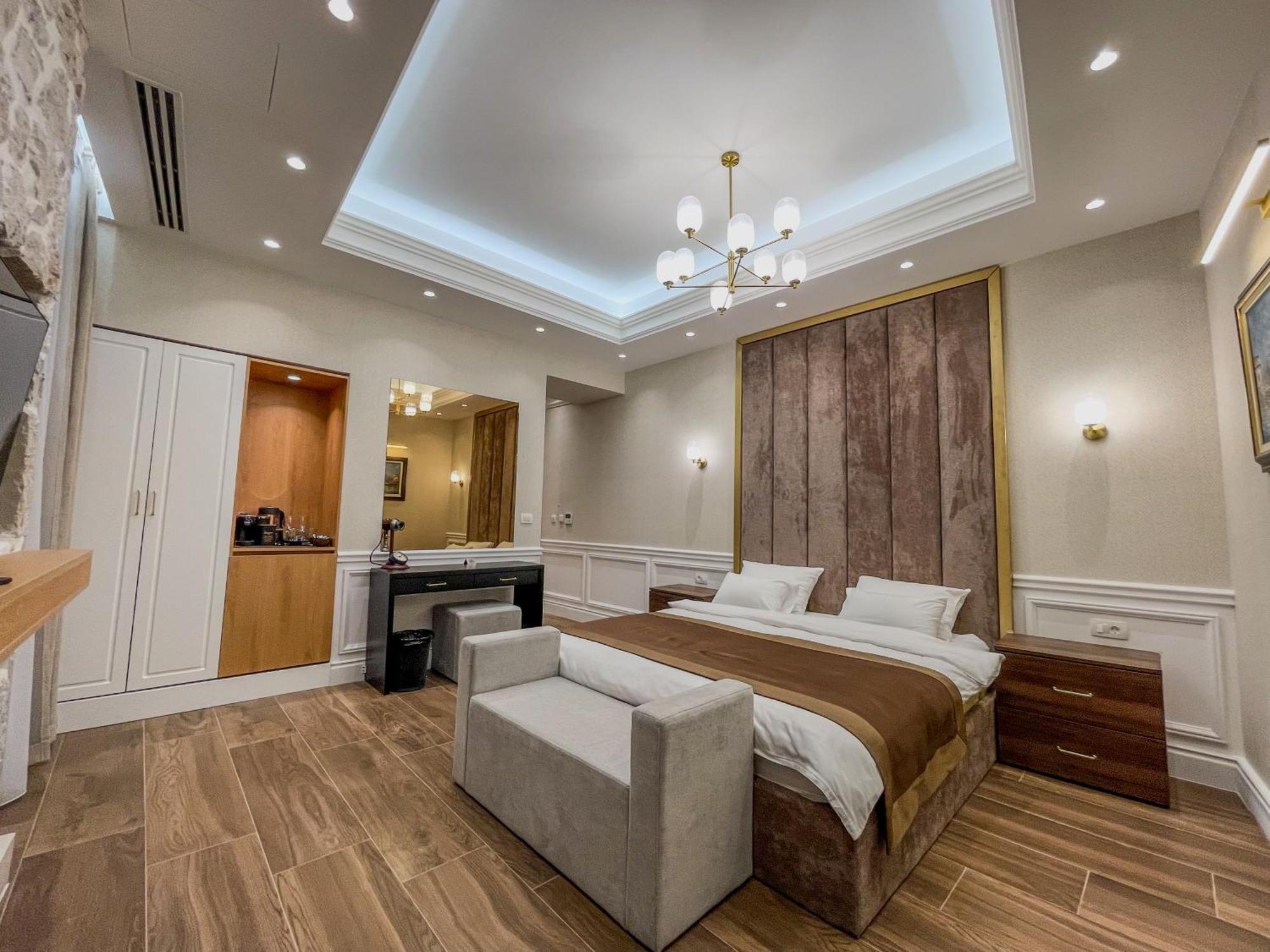 Hive Luxury Suites By Mn Property Kotor Exteriör bild